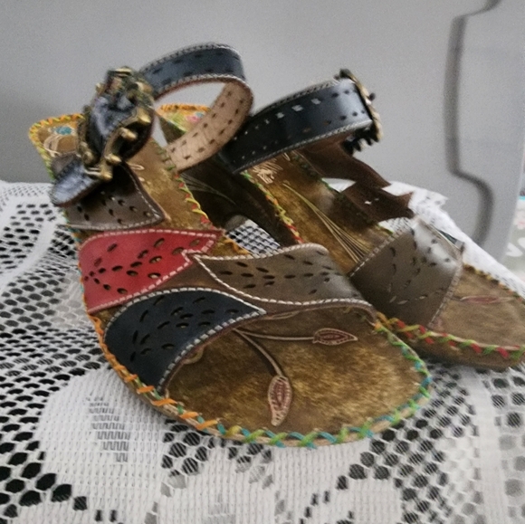 Elite by Corey's owner toe heels size 7 brown and then Muilti colors with brass - Picture 8 of 16